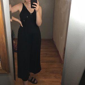 HAS POCKETS- jumpsuit